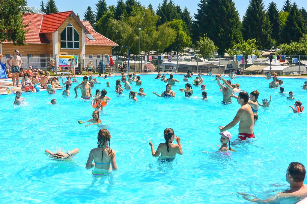 Campingpark Gitzenweiler Hof Hotel Lindau  Exterior foto